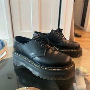 Dr. Martens Leather Oxfords | Women’s 7, Men’s 5